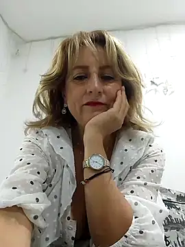 almaluna7 online show from February 2, 2025, 1:45 am