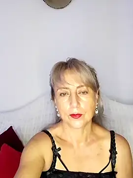 almaluna7 online show from October 18, 2025, 1:29 am