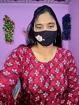 Hot Maleka online show from November 4, 2025, 4:11 pm