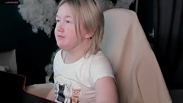 Sara Robinson online show from April 26, 2026, 2:42 am