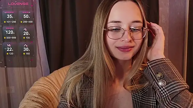 Snapshot of Tiffanyhunt chatting on February 24, 2026, 3:02 pm Tiffanyhunt online show from February 24, 2026, 3:02 pm