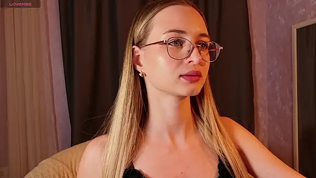 Snapshot of Tiffanyhunt chatting on February 21, 2026, 2:52 pm Tiffanyhunt online show from February 21, 2026, 2:52 pm