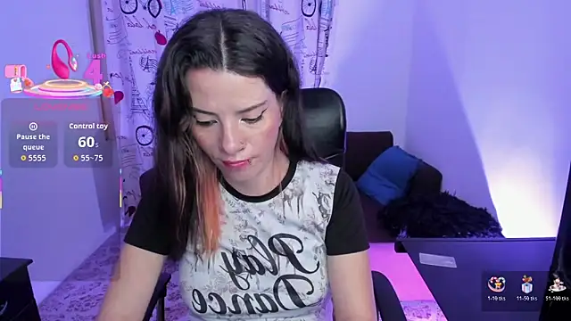 DanaaRey online show from November 10, 2025, 4:12 pm