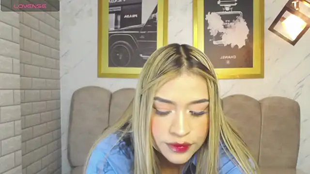 Snapshot of _Charlotte_v chatting on January 8, 2026, 4:18 am Charlotte v online show from January 8, 2026, 4:18 am