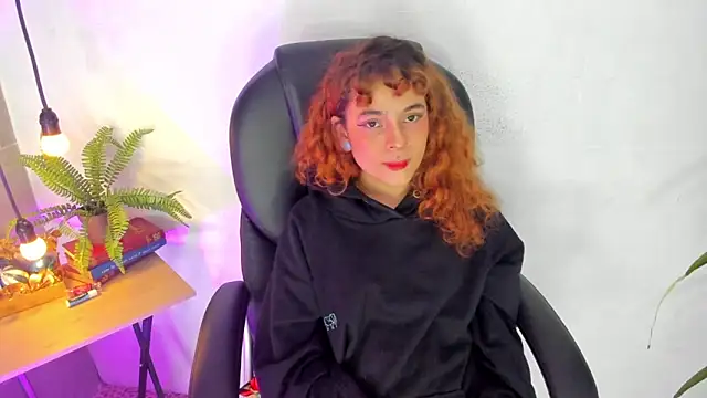 Medusa velvet online show from December 7, 2024, 3:58 pm