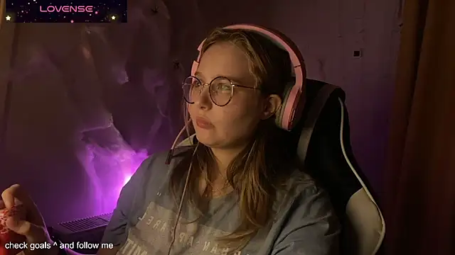 JacyWinslat online show from October 30, 2025, 5:54 pm