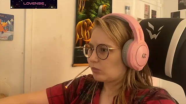 JacyWinslat online show from September 28, 2025, 9:49 am