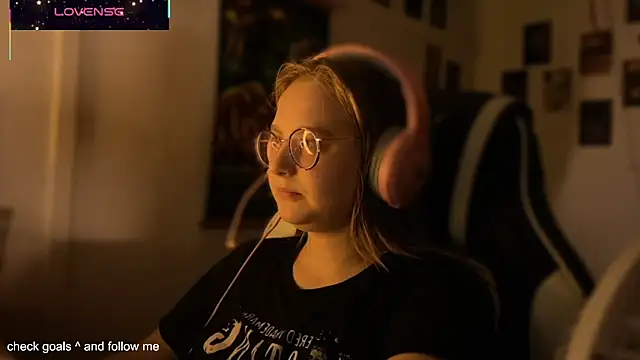 JacyWinslat online show from October 23, 2025, 5:33 pm