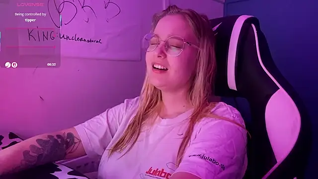 JacyWinslat online show from March 17, 2025, 6:53 pm