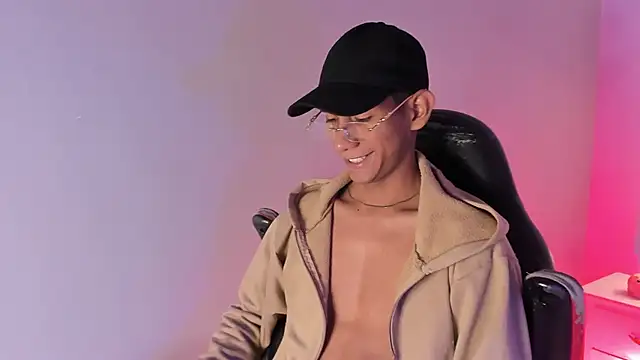 Nick Collins18 online show from October 15, 2025, 8:50 pm