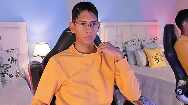 Nick Collins18 online show from October 13, 2025, 5:36 pm