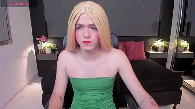 DylanRosse online show from February 11, 2026, 8:20 pm