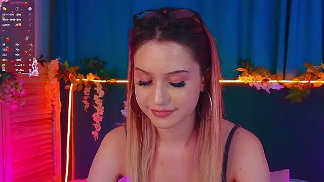 AlinaWalters online show from November 26, 2025, 7:58 pm