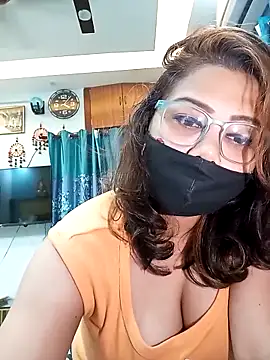 Cute-mona online show from October 6, 2025, 10:38 am