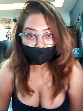 Snapshot of Cute-mona chatting on February 18, 2026, 10:33 am Cute-mona online show from February 18, 2026, 10:33 am