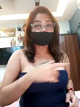 Cute-mona online show from November 9, 2025, 10:41 am