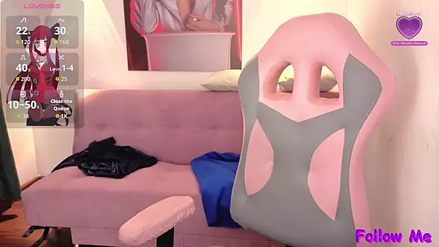 vittorialombardi   online show from October 25, 2025, 8:13 am