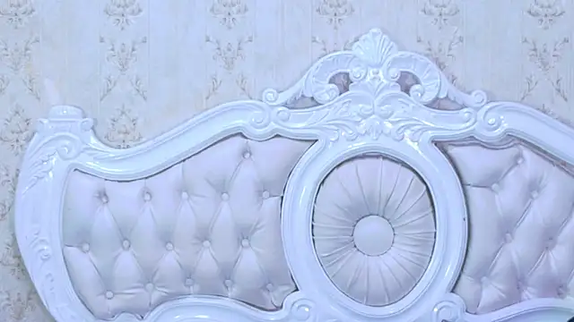 TiaraRosse online show from November 10, 2025, 11:04 am