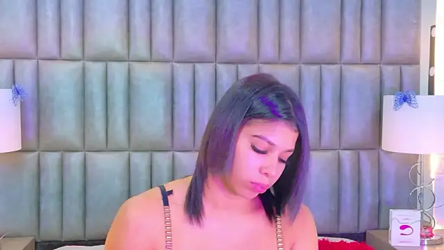 TiaraRosse online show from February 17, 2026, 12:24 pm