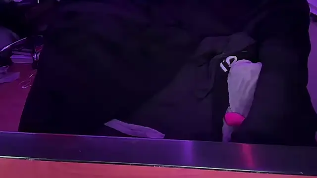 inarahh online show from February 1, 2025, 11:06 pm