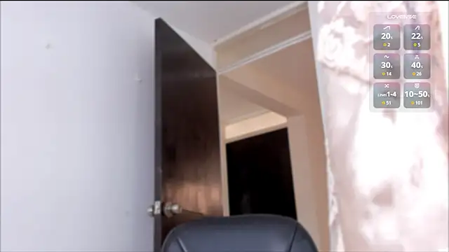 DianaDirty1 online show from October 16, 2025, 4:04 pm