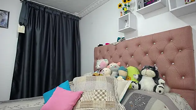 Snapshot of Soffy-brooks chatting on October 6, 2025, 4:13 am Soffy-brooks online show from October 6, 2025, 4:13 am