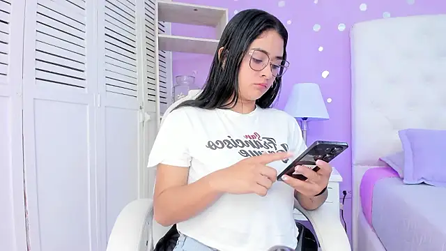 scarlette 15  online show from February 3, 2026, 3:15 am