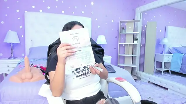 scarlette 15  online show from December 16, 2025, 3:00 am