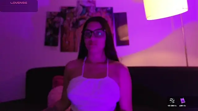 Snapshot of leiya_1303 chatting on January 18, 2025, 4:15 am leiya 1303 online show from January 18, 2025, 4:15 am