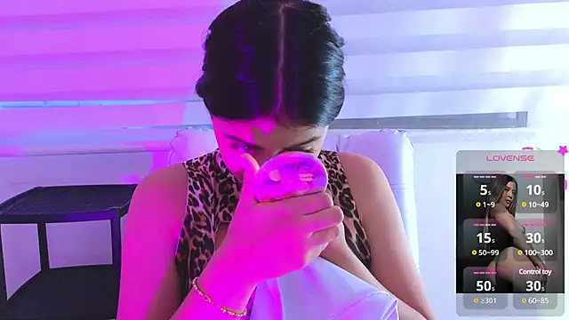 Snapshot of leiya_1303 chatting on January 25, 2025, 11:11 pm leiya 1303 online show from January 25, 2025, 11:11 pm