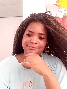 Snapshot of hilary-08 chatting on September 23, 2025, 2:46 pm hilary-08 online show from September 23, 2025, 2:46 pm