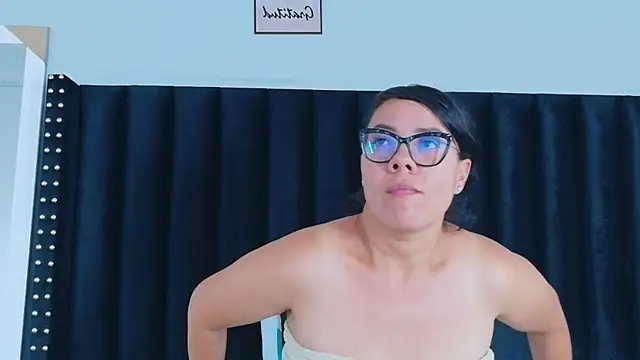 hotlatinateacher online show from February 26, 2026, 6:41 pm