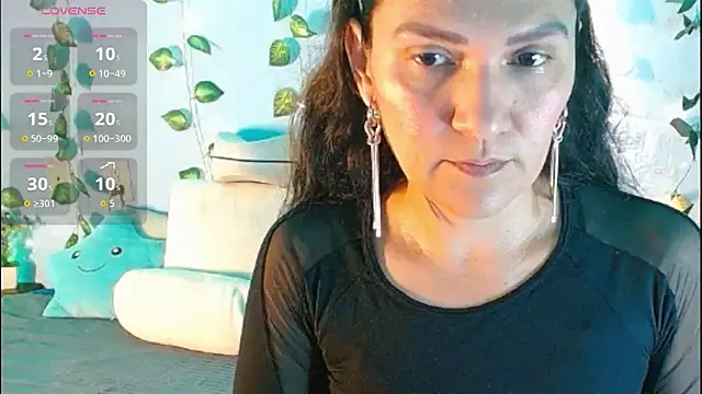 venus swet  online show from October 24, 2025, 9:47 pm