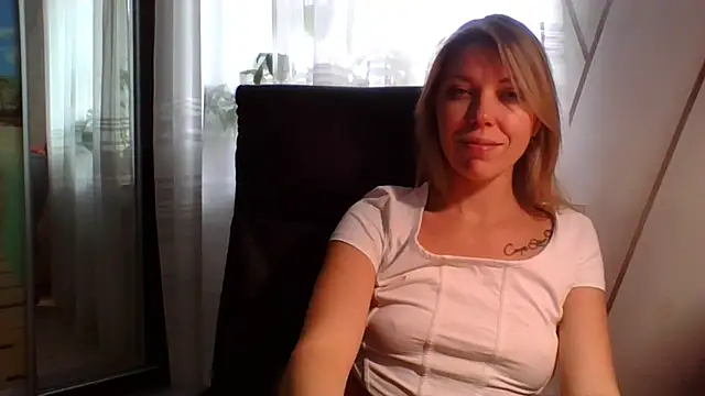 VelvetLove287 online show from February 3, 2026, 8:19 am