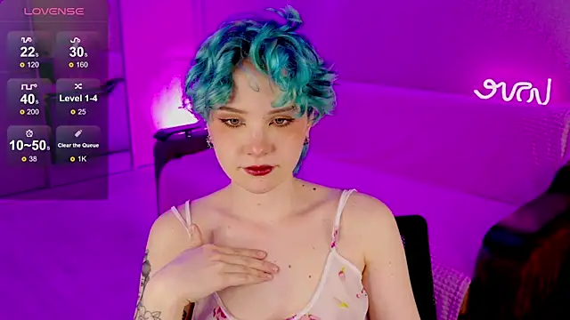 School Love online show from February 10, 2025, 1:11 pm