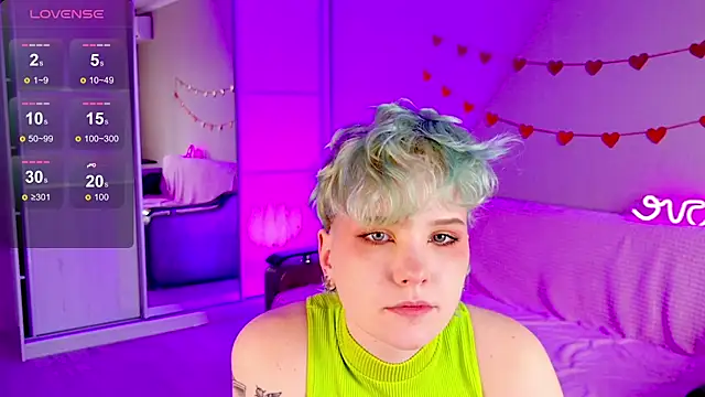 School Love online show from March 14, 2025, 1:02 pm