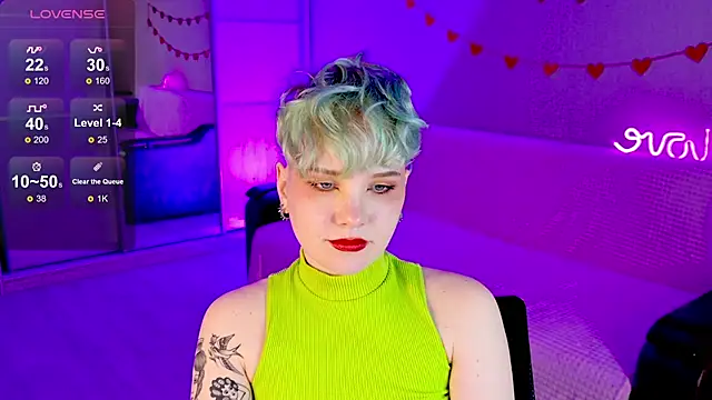 School Love online show from March 14, 2025, 4:09 pm