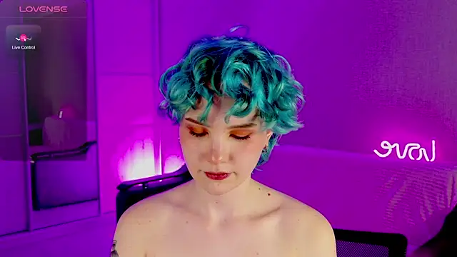 School Love online show from February 9, 2025, 4:07 pm