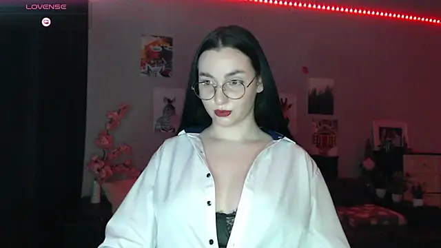 Fluffy Tiffy online show from March 19, 2025, 4:03 am