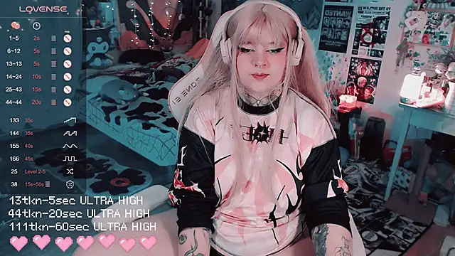 Snapshot of noori__hope chatting on December 2, 2025, 8:10 pm noori hope online show from December 2, 2025, 8:10 pm