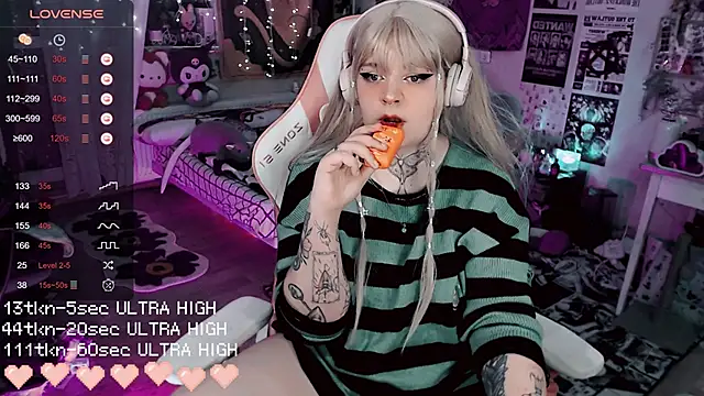 Snapshot of noori__hope chatting on December 16, 2025, 8:57 pm noori hope online show from December 16, 2025, 8:57 pm