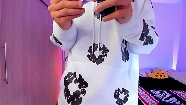 aldrinwhite online show from February 28, 2026, 7:13 pm