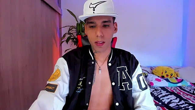 aldrinwhite online show from April 2, 2026, 6:58 pm