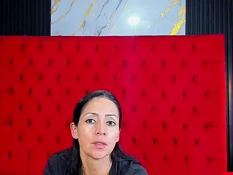 KateTompson  online show from June 7, 2026, 7:30 pm