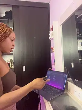 Melany Williams online show from May 18, 2026, 2:44 pm