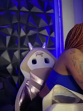 Melany Williams online show from November 30, 2025, 1:12 pm