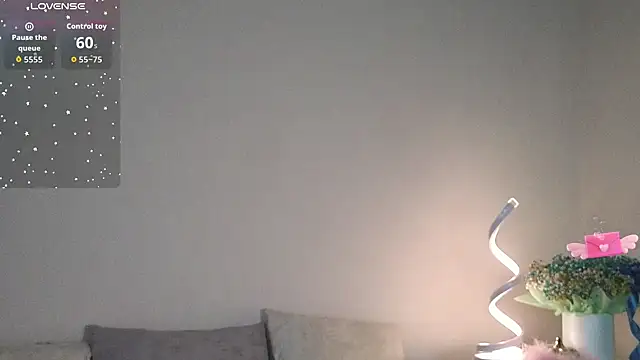 chloi hes online show from November 14, 2025, 11:36 am