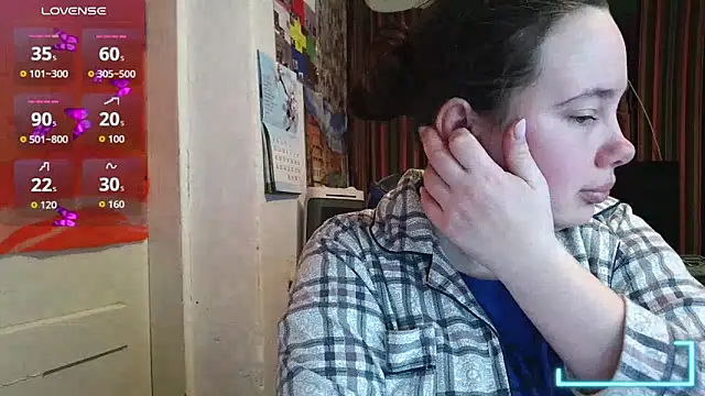 Cora Maro online show from April 9, 2026, 11:22 pm