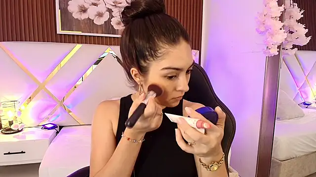 Emelie Ch1 online show from June 21, 2026, 4:40 am