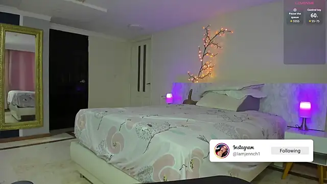 charolbruce 1 online show from December 20, 2025, 12:08 pm